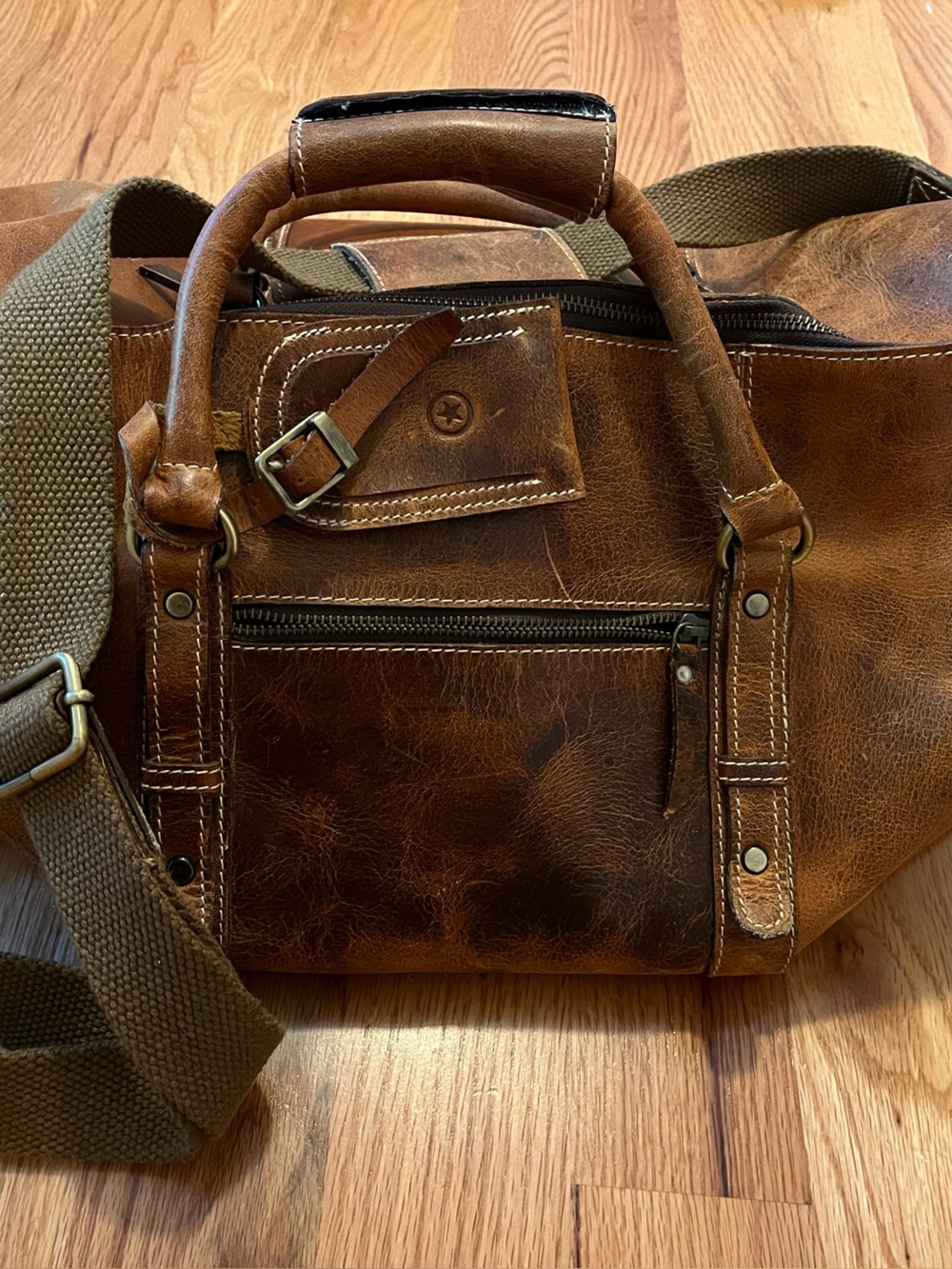 Aaron Leather Goods Genuine Leather Duffel/Weekender Bag